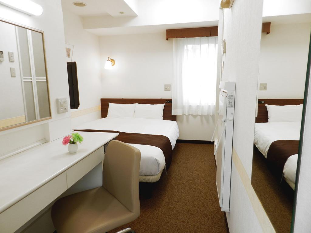 Hotel Check In Shimbashi Токио Номер фото